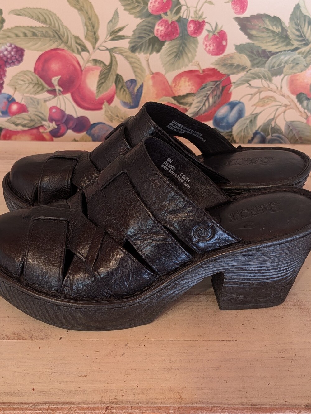 BORN "Pollina" Black Woven Leather Mule Clogs Chunky Heels Women's Sz 8